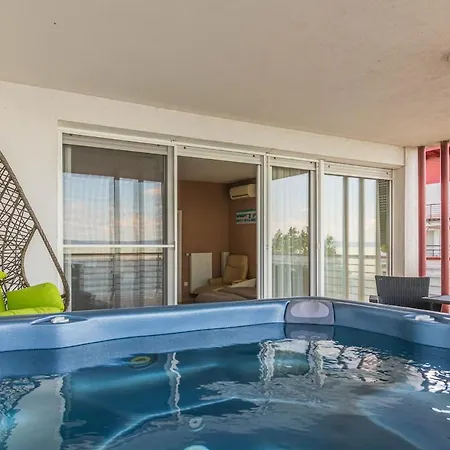 Lakeside Panorama Penthouse W Jacuzzi & Ac By Nw Апартаменты *
