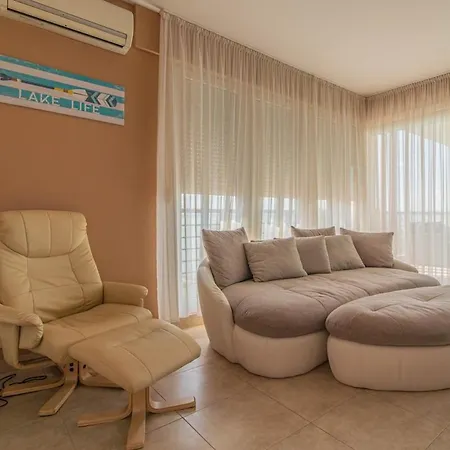 Апартаменты Lakeside Panorama Penthouse W Jacuzzi & Ac By Nw *