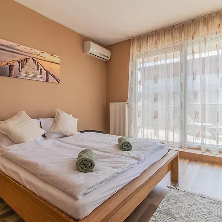 Апартаменты Lakeside Panorama Penthouse W Jacuzzi & Ac By Nw Шиофок