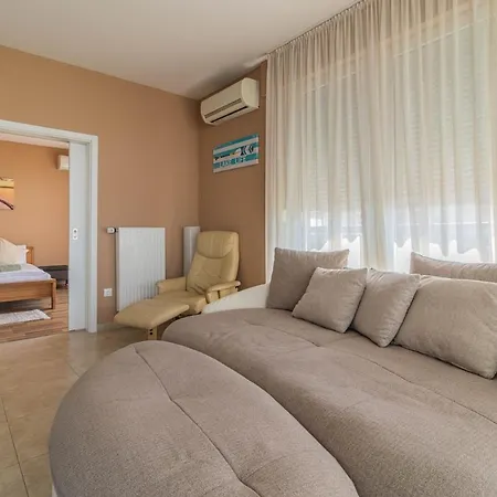 Lakeside Panorama Penthouse W Jacuzzi & Ac By Nw Шиофок