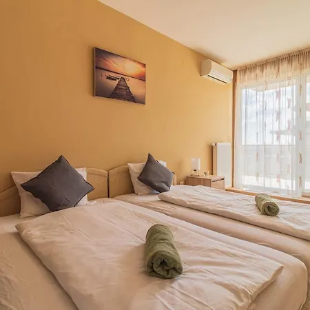 Lakeside Panorama Penthouse W Jacuzzi & Ac By Nw Апартаменты